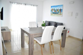 Lovely - Luxury 3 Bedrooms 500m from the Beach.